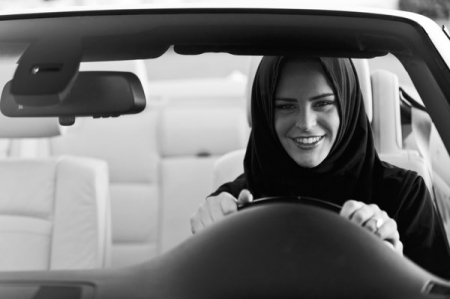 مطلب قيادة المرأة للسيارة يعود إلى ''قبة الشورى''